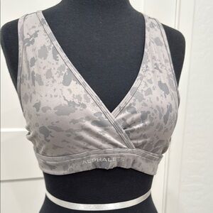 Alphalete Gray Sports Bra with Wide Bands and V-Neck Design